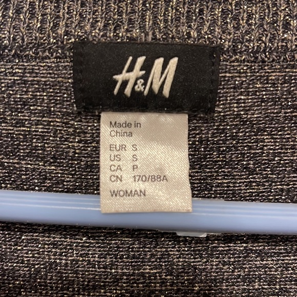 H&M 3/4 shimmery cardigan/sweater - size small - Picture 2 of 3